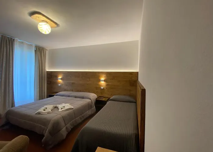Quai Szálloda 2*