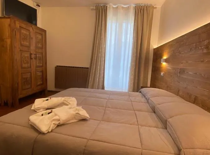 Quai Szálloda 2*
