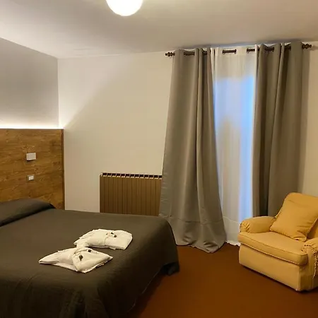 Hotel Quai 2*