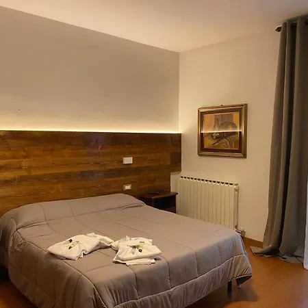 Quai Hotel 2*