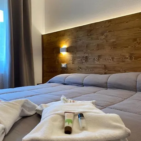 Quai Hotel Monno